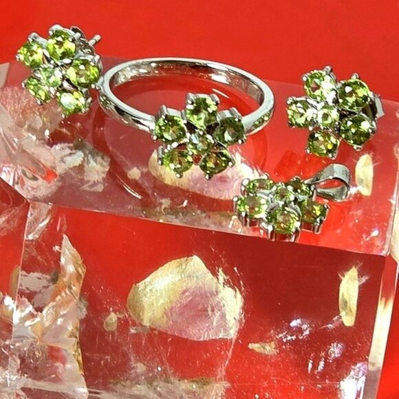 925 Sterling Silver Ring 6.75, Earrings, Pendant with Natural Peridot Gem - Picture 13 of 14